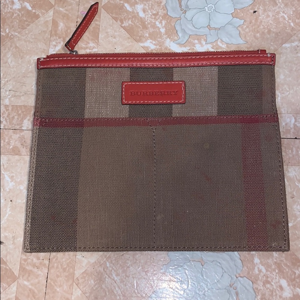 Burberry clutch